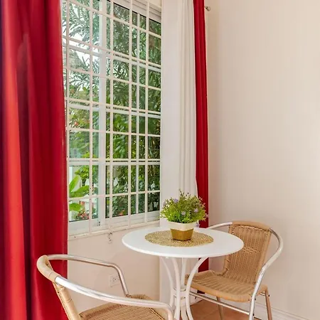 Compact Studio, Beach & Pool 204A